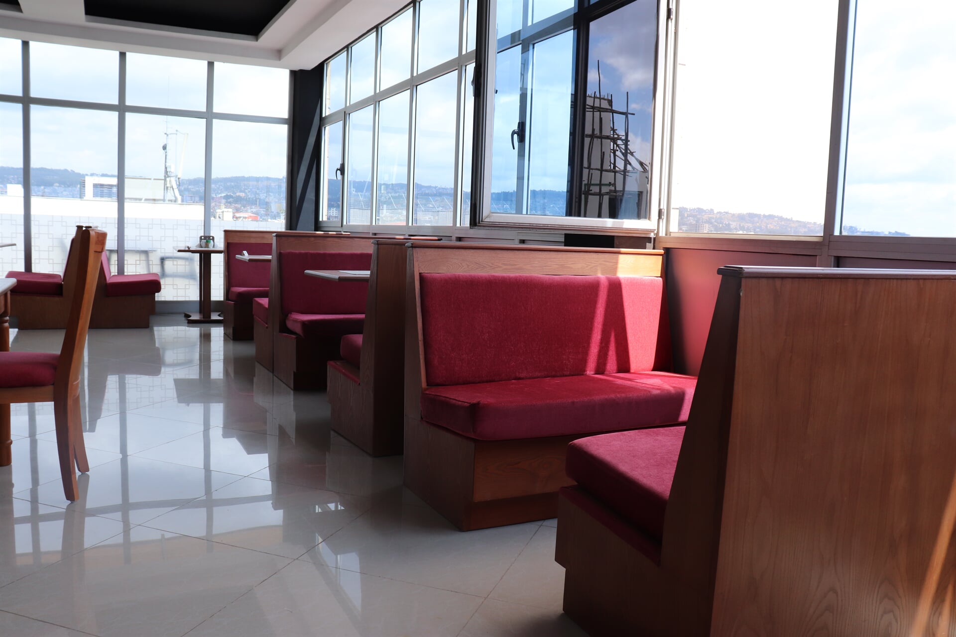 Corner room